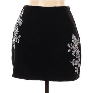 Jun & Ivy vegan suede embroidered mini skirt black woman’s large